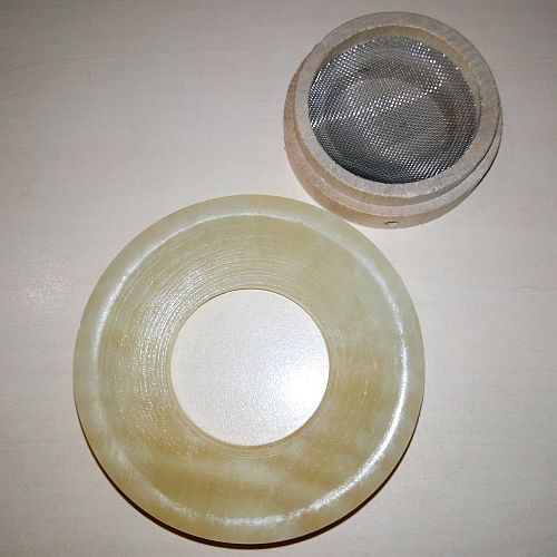 nefrit+der-podstavka-s-setkoj-1 nefrit+der-podstavka-s-setkoj-1